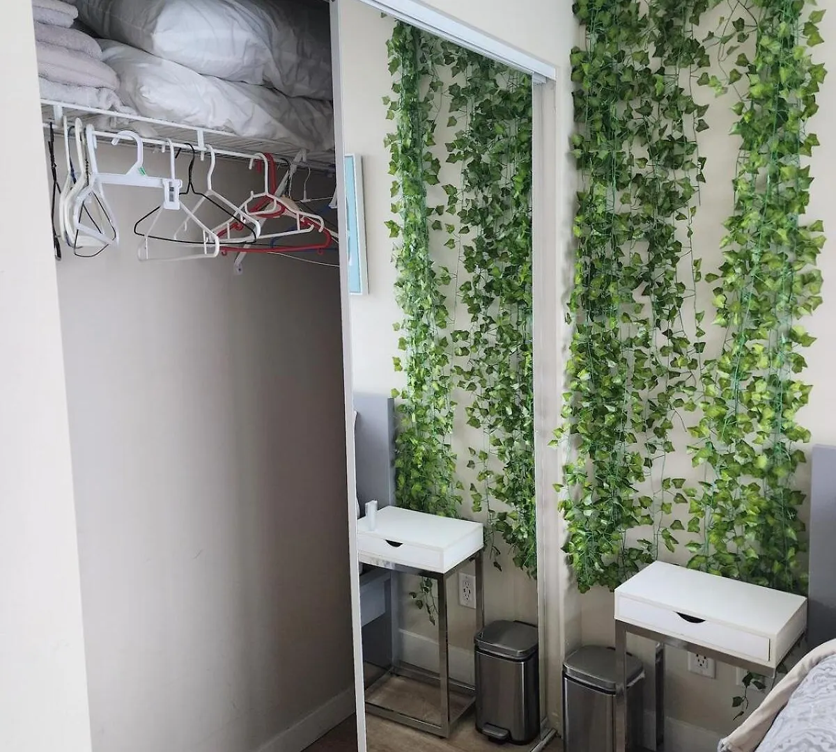 Apartment Modern High-Rise 1 Bedroom Condo With Water View Near Stadiums Vancouver Canada