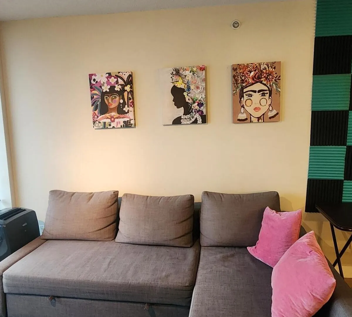 Modern High-Rise 1 Bedroom Condo With Water View Near Stadiums Vancouver 0*,  Canada