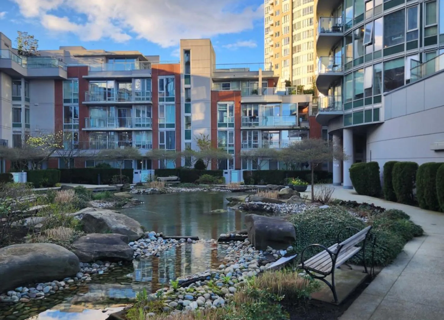 Modern High-Rise 1 Bedroom Condo With Water View Near Stadiums Vancouver