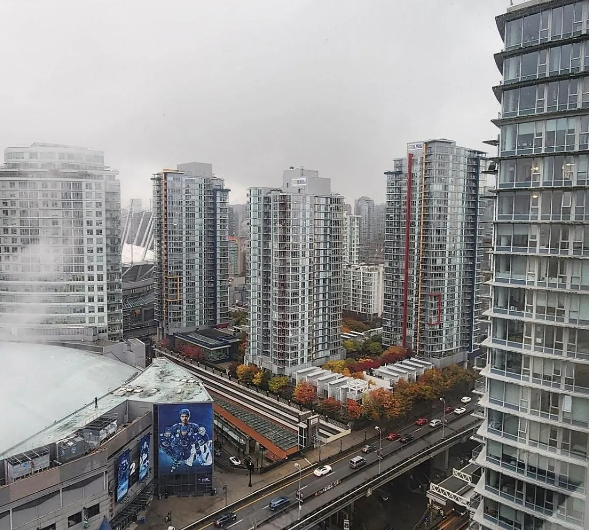 Modern High-Rise 1 Bedroom Condo With Water View Near Stadiums Vancouver Canada