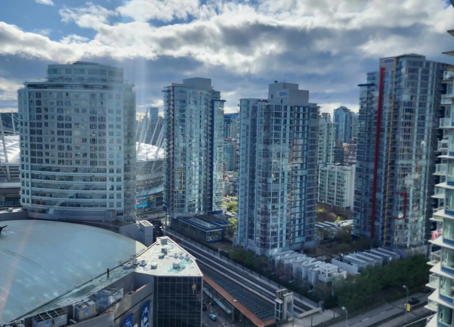 Apartment Modern High-Rise 1 Bedroom Condo With Water View Near Stadiums Vancouver Canada