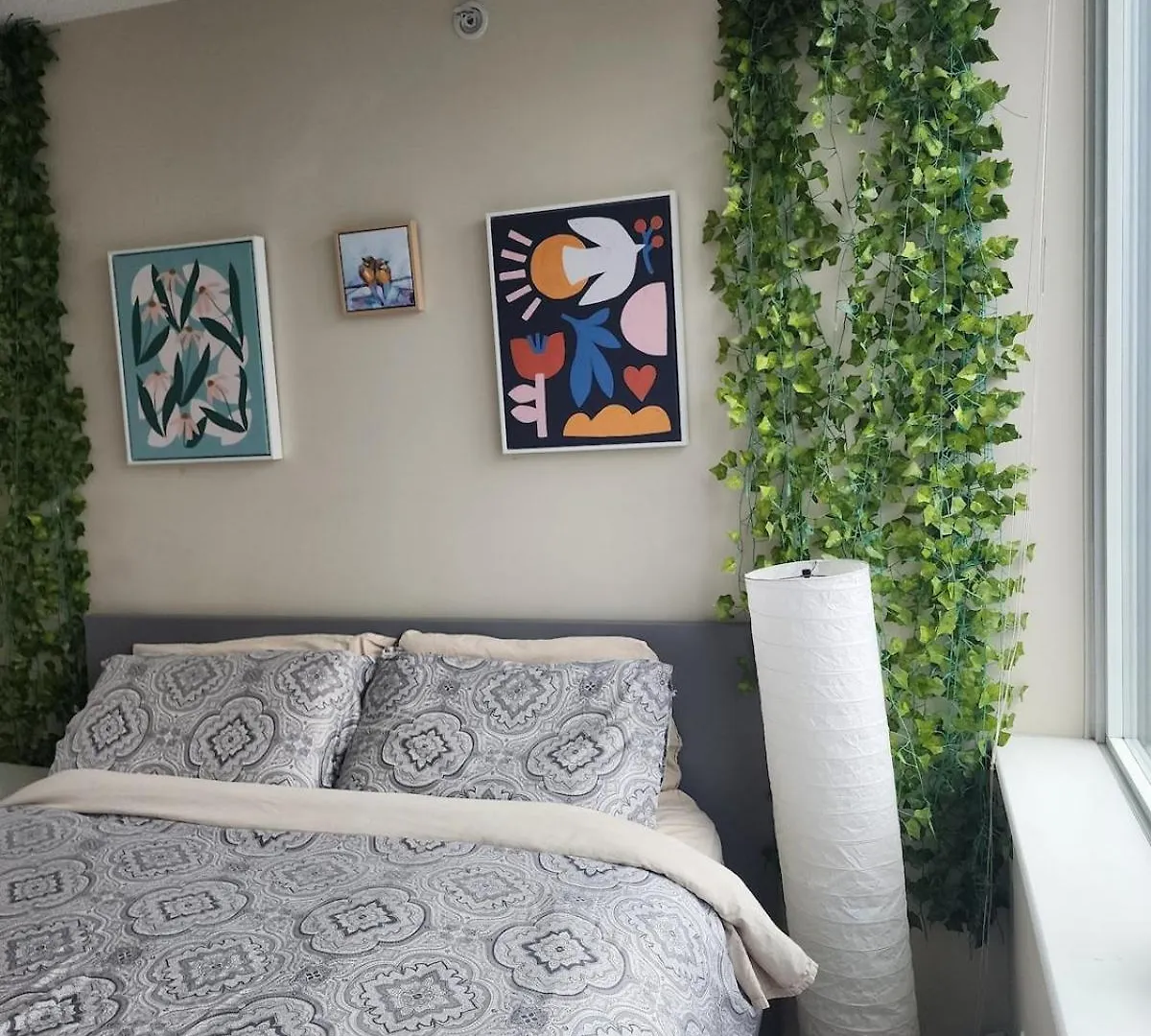 Modern High-Rise 1 Bedroom Condo With Water View Near Stadiums Vancouver