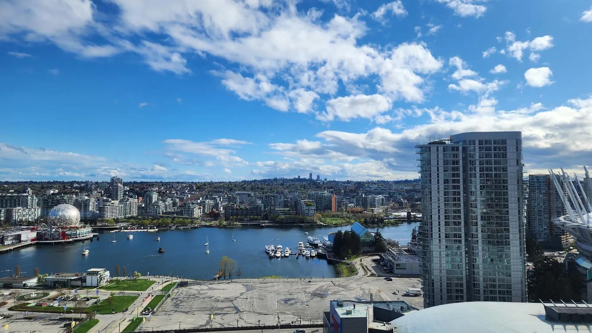Apartment Modern High-Rise 1 Bedroom Condo With Water View Near Stadiums Vancouver